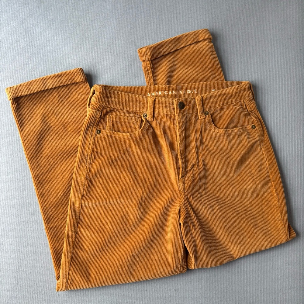 AMERICAN EAGLE | Tan Super Stretch Mom Jeans Preppy Corduroy | Size 8 Short